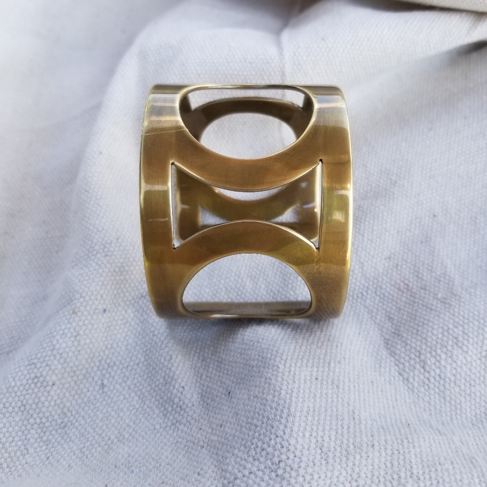 Modern circle sculpture cuff bracelet solid brass - Picture 4 of 5